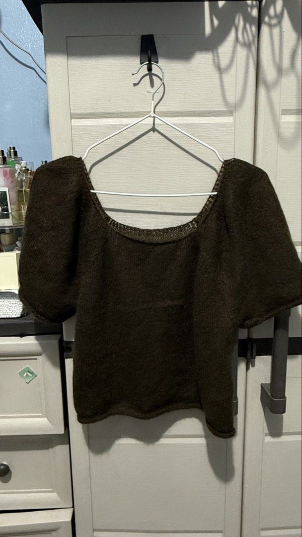 Coffee Semi Crop Fur Knitted Top (Category: Blouses) located in Quezon City. Submitted by dinesaur (Listing ID 1469725641, Image 1). Description: L-XL.