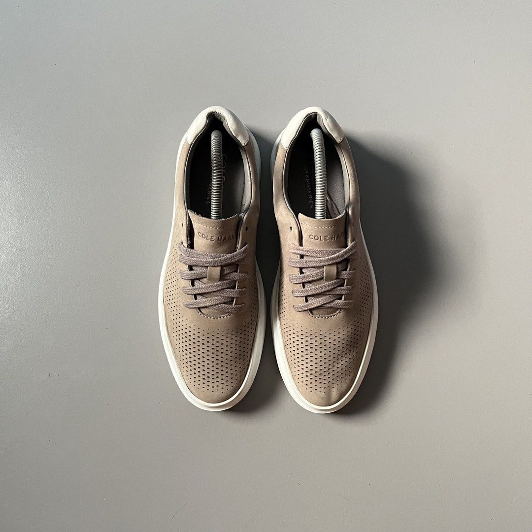 Cole Haan (Category: Casual Shoes) located in Surigao. Submitted by hasole_hard (Listing ID 1469666115, Image 2). Description: 7 fits 8men 26cm ₱2000.
