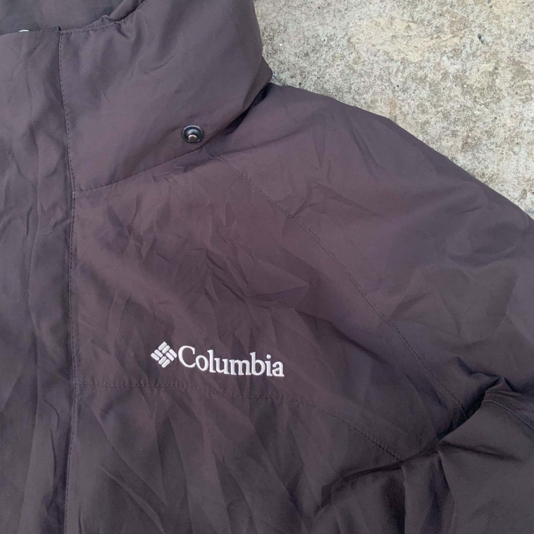 COLUMBIA (Category: Coats, Jackets and Outerwear) located in Manila. Submitted by silentocean_2ad617 (Listing ID 1469678218, Image 3). Description: COLUMBIA size:L on tag 24 x 28 Excellent condition color rate:9.5/10 MINE:1000+sf.