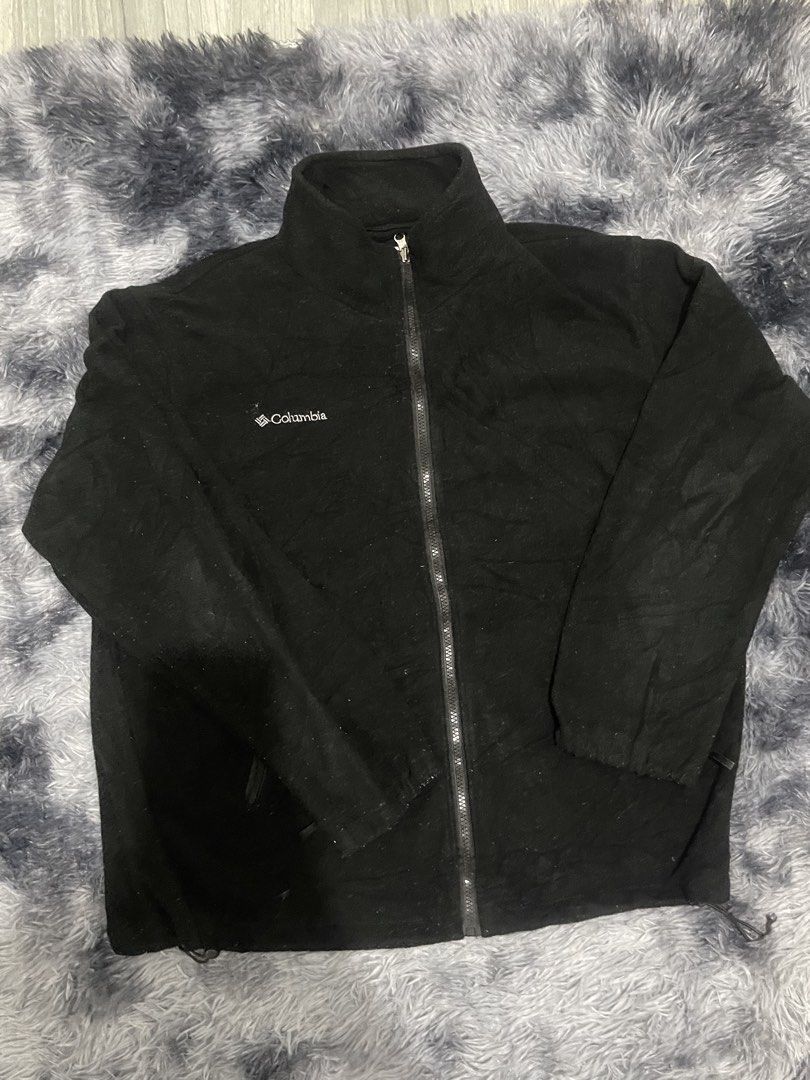 Columbia fleece (Category: Coats, Jackets and Outerwear) located in San Jacinto. Submitted by clothcartelph (Listing ID 1469668205, Image 1). Description: Size: large Dimes: 25/29 Width: 25 Length: 29 Issue: ~ Color rate: 9/10 .