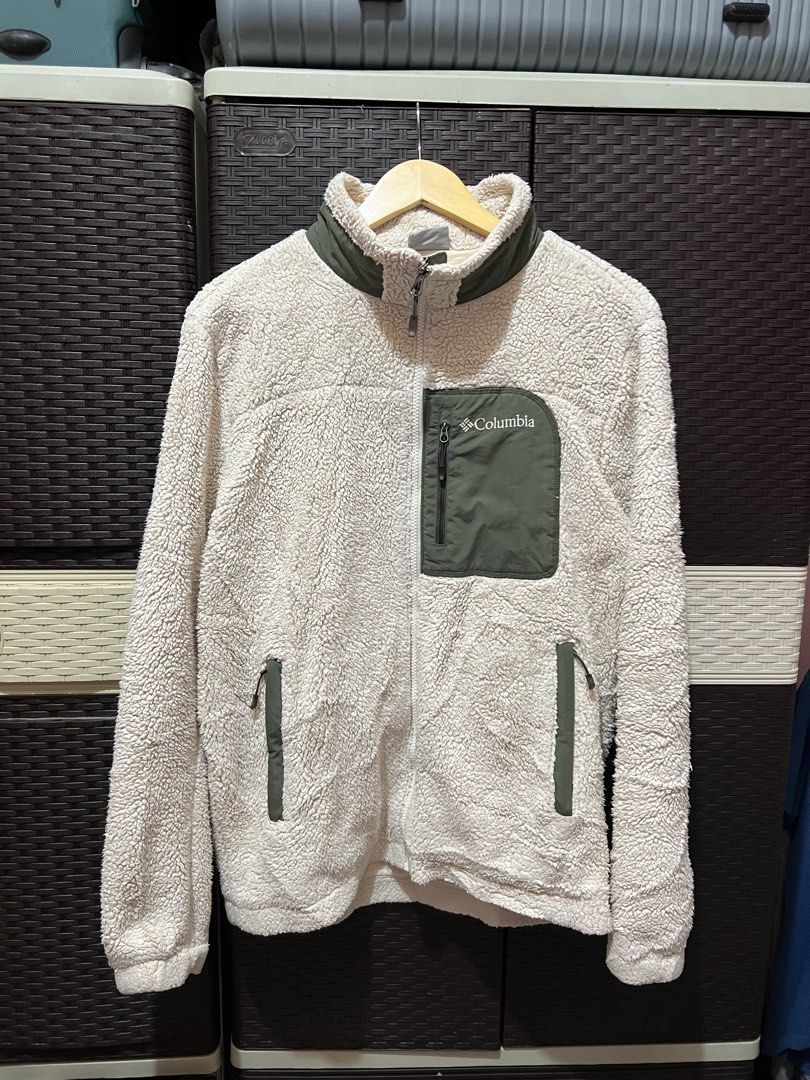 Columbia fleece jacket (Category: Coats, Jackets and Outerwear) located in Manticao. Submitted by flipwithdave (Listing ID 1469719147, Image 1). Description: Columbia fleece jacket GOOD CONDITION✅ COLOR 10/10✅ WITH TAGS ✅ Dimes: L27 W20 PRICE:📩 #flipwithdave #outfit #explore #thrift #clothing.