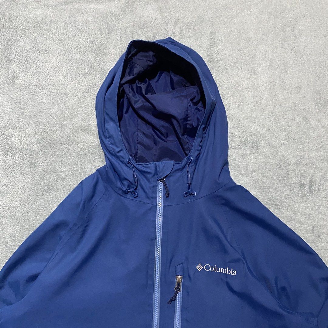 Columbia Omni-heat Windbreaker Jacket (Category: Coats, Jackets and Outerwear) located in Cavite. Submitted by kali_galleria (Listing ID 1469693202, Image 3). Description: Available 🏷️ Columbia Omni-Heat Windbreaker Jacket • Excellent Condition: 9.5 • Color rate: 9.5 • Width: 25 • Length: 29 • Best Fit: XL-XXL • Issue: unnoticeable cat scratch 🏷️650 + SF “Thrift with your fingertip👆🏼”.