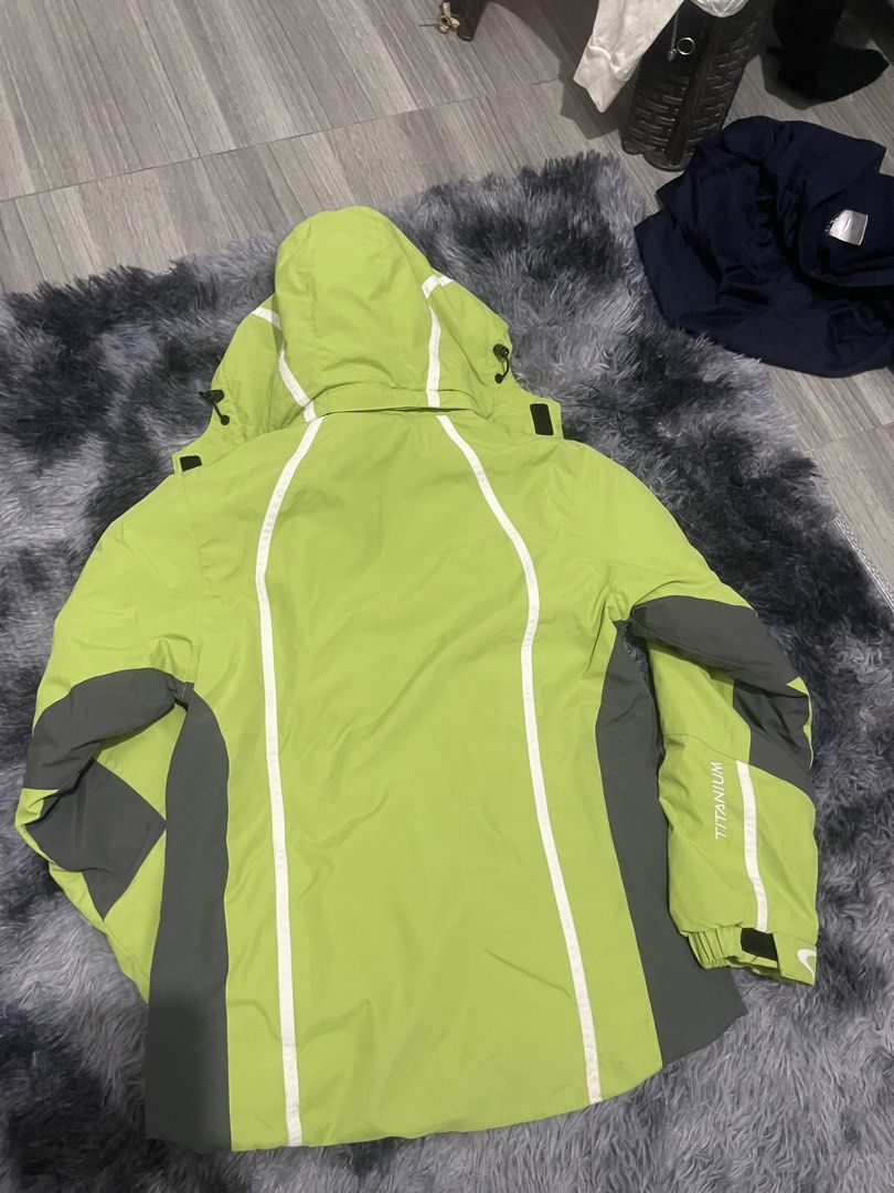 Columbia puffer jacket (Category: Coats, Jackets and Outerwear) located in San Jacinto. Submitted by clothcartelph (Listing ID 1469668810, Image 3). Description: Size: med Dimes: 19/25 Width: 19 Length: 25 Issue: need wash Color rate: 9.3/10.