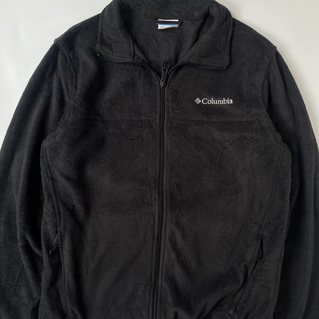 Columbia Thermal Fleece Fullzip Jacket (Category: Coats, Jackets and Outerwear) located in Nasugbu. Submitted by janstuffs.ph (Listing ID 1469743903, Image 3). Description: Columbia Thermal Fleece Jacket 💯Legit! Size: Medium on tag - fit also to Large Width: 21" Length: 26" Sleeve: 26" Condition: 10/10 Like New! Flaw: NONE Mine: 780.