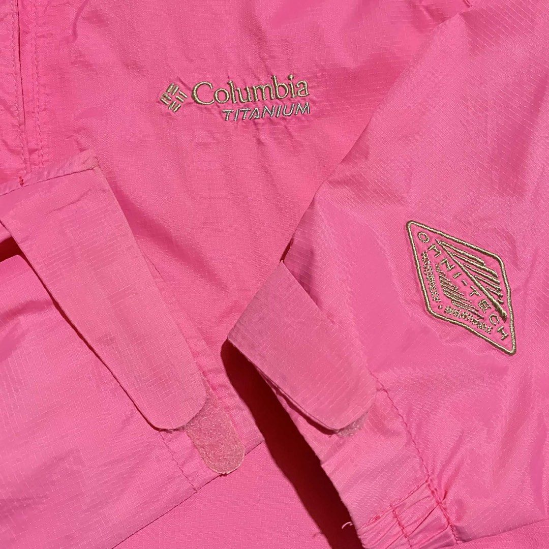 Columbia Titanium (Category: Coats, Jackets and Outerwear) located in Mabalacat. Submitted by stellargarments (Listing ID 1469732514, Image 3). Description: Length : 26.5 Width : 22 Condition : 9/10 SUPER GANDA NG COLORWAY!!!! EMBROIDERED ALL LOGOS WALANG BAKBAK INNER 💯 WORKING SMOOTH ZIPPERS TWO-WAY ZIPPER WITH ZIPPER SA KILI KILI ✅COMPLETE TAGS ✅ WITH INNE Zippered POCKET VERY COMFY & SMOOTH ON SKIN ISSUE LAST SLIDE : minimal gasgas yun lang p