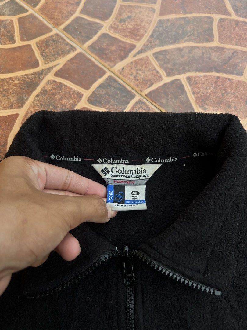 COLUMBIA VEST (Category: Coats, Jackets and Outerwear) located in Batangas. Submitted by engr_thrift (Listing ID 1469669265, Image 3). Description: 📌 COLUMBIA VEST (2xl) 📐Dimension ( Inches ) Length: 28 Width : 27 Color rate: 9.5/10 Issue : none .
