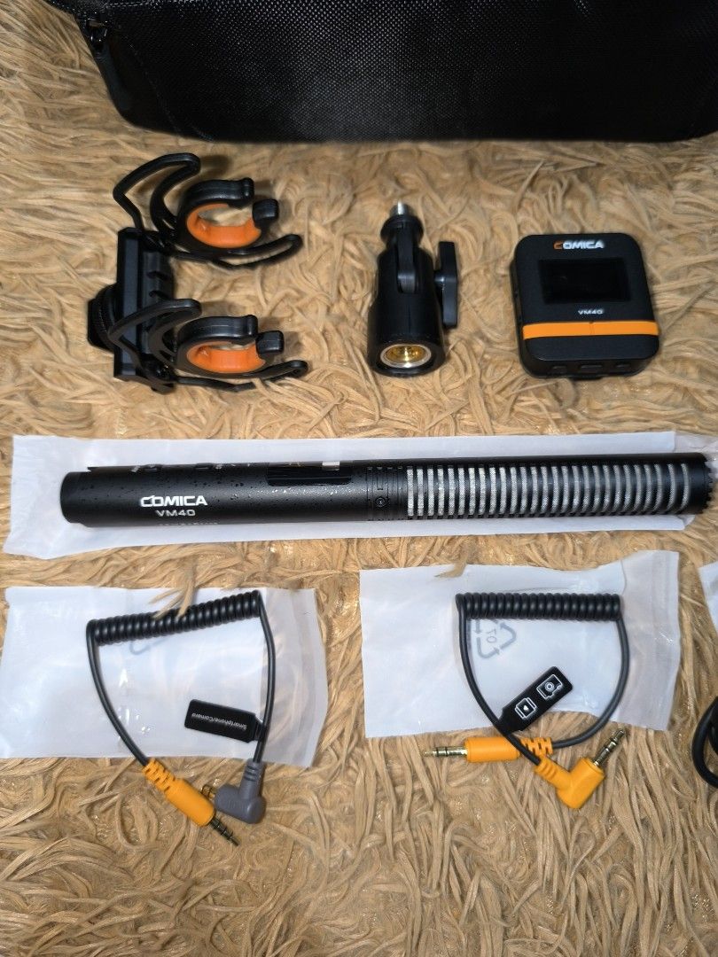 Comica Vm40 MICROPHONE (Category: Microphones) located in Manila. Submitted by adindin.1212 (Listing ID 1469636404, Image 3). Description: FOR SALE COMICA VM40, 7,000 only Brandnew po ito nasa pic yung issue NAGKAROON NG LINE SA MAY SCREEN NG RECEIVER PERO GOODS NA GOODS PA AT BAGONG BAGO PA Inclusion 2 pcs Audio Cable 1 Dead Cat 1 Mic Foam 1 Mic 1 Receiver 1 USB C cable 1 bag pouch.