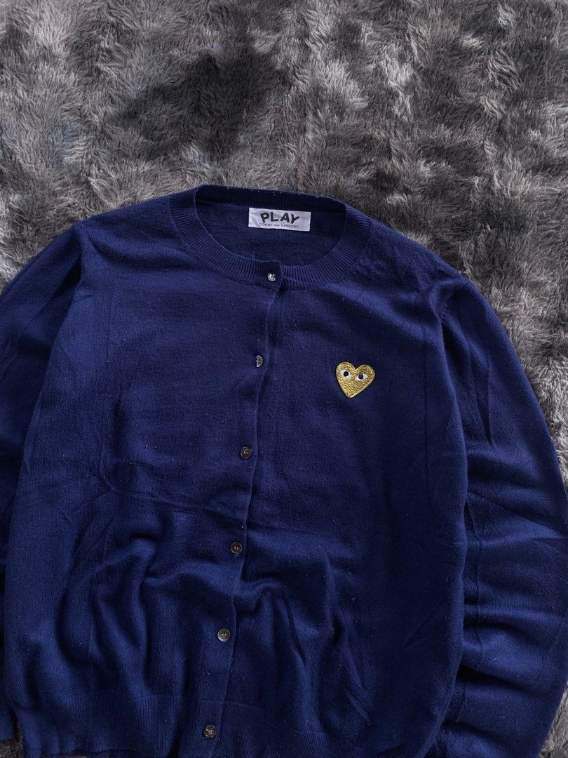 Comme Des Garçons “Cdg Play” Knitted Cardigan (Category: Coats, Jackets and Outerwear) located in Santa Cruz. Submitted by jazt_thrift_22 (Listing ID 1469711837, Image 3). Description: Code : Comme Des Garçons “Cdg Play” Knitted Cardigan - ( Details ) Length “ 25 Width “ 21 Condition : Excellent Color Rate : 10 / 10 Flaws : Crack two buttons 📍 Mine : ₱780 + Shipping fee Dms for the detailed pictures and other informations ! 📥.