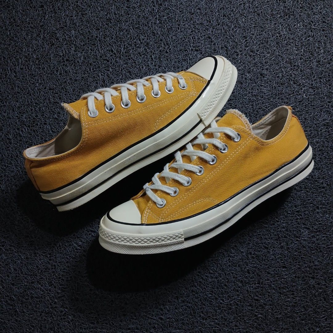 Converse Chuck 70 Low Top Sunflower Yellow (Category: Sneakers) located in Cagayan de Oro. Submitted by sapatos_series (Listing ID 1469740012, Image 2). Description: C0NVĒRSĒ CHŪCK T4YL0R 70'S 🔥 us8.5 eur42 27cm 1999 +sf.