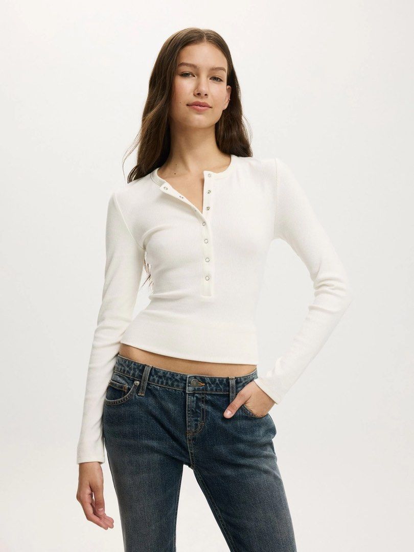 Cotton On Blake Ribbed Henley Top (Category: Longsleeves) located in Quezon City. Submitted by morespace555 (Listing ID 1469647085, Image 1). Description: Worn twice only! Rfs: kinda small for me already 😭.