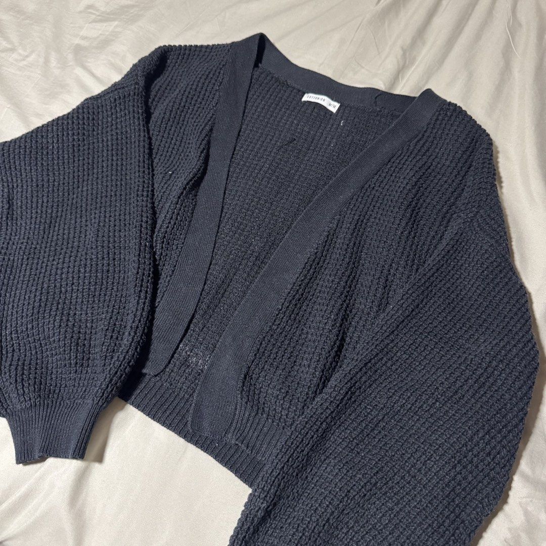 Cotton On Cardigan (Category: Coats, Jackets and Outerwear) located in Manila. Submitted by nicoleaure20 (Listing ID 1469744152, Image 1). Description: - medium on tag, still in good condition - location: sampaloc, manila - mop: gcash/bpi - can be shipped thru lalamove/grab/ toktok/j&t but the buyer should shoulder the fee :) .