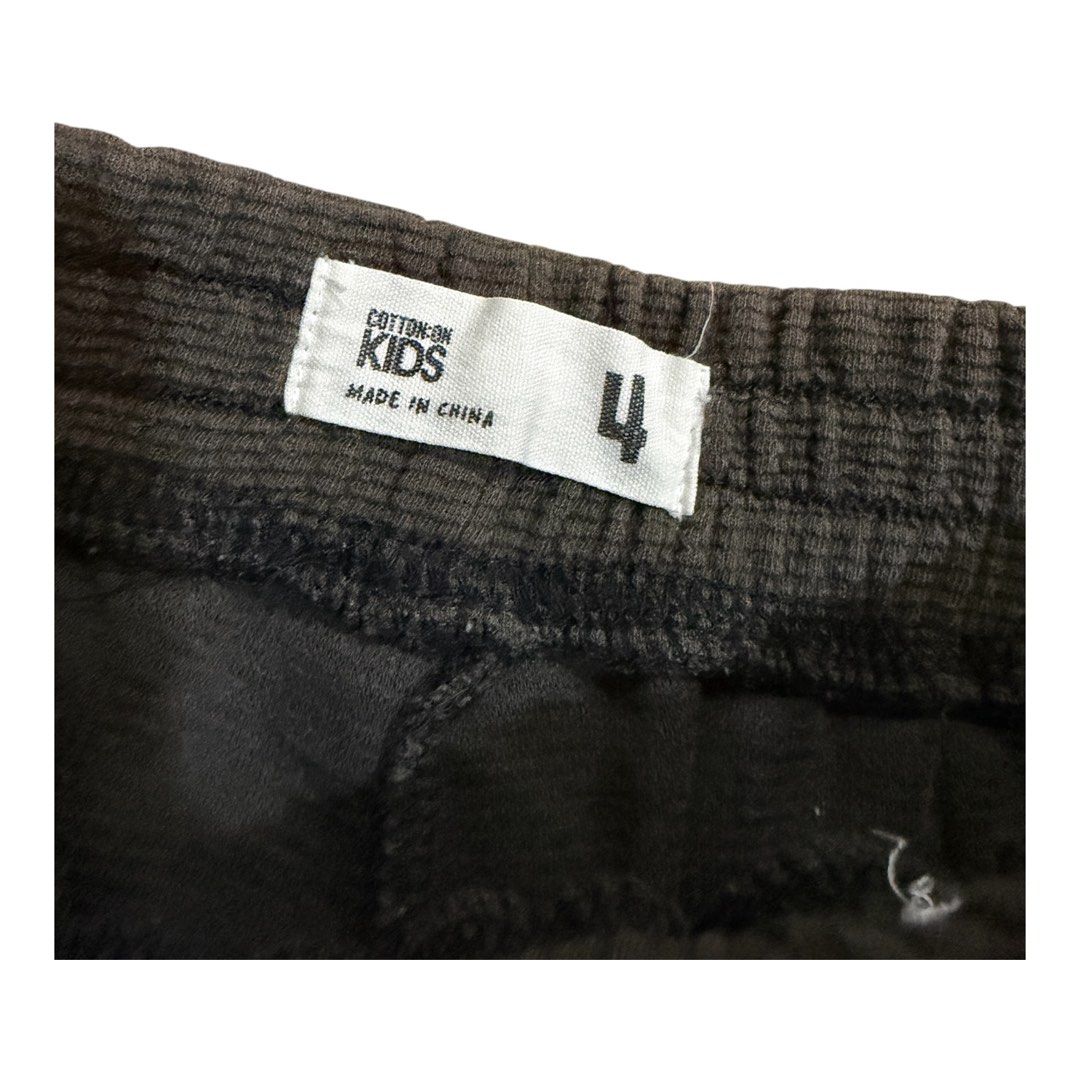 Cotton On Kids gray shorts (Category: Babies & Kids Fashion) located in Lipa City. Submitted by lifestyled (Listing ID 1469646470, Image 3). Description: Cotton On Kids gray shorts Size 4 Bottom- W-9.5” L- 11” Color rate- 9/10 💯 Authentic.