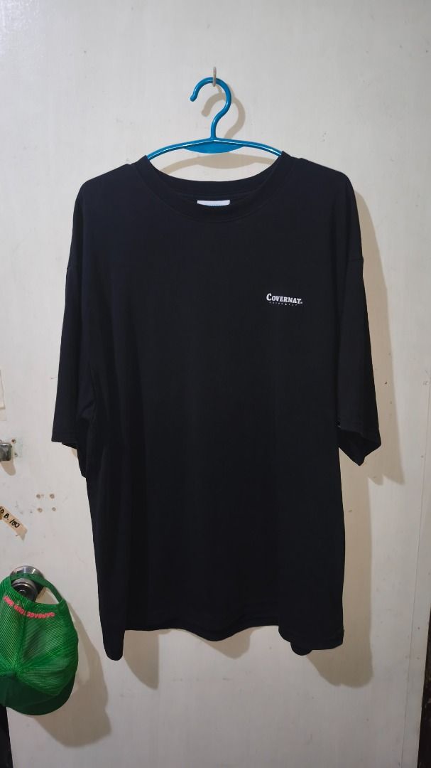 Covernat Black T-Shirt (Category: Shirts) located in Davao. Submitted by thethriftproject082 (Listing ID 1469748204, Image 1). Description: COVERNAT 📍𝐌𝐈𝐍𝐄: 380 📍𝐒𝐈𝐙𝐄 𝐎𝐍 𝐓𝐀𝐆: XL 📍𝐃𝐈𝐌𝐄𝐒: 22.5 x 29.5.