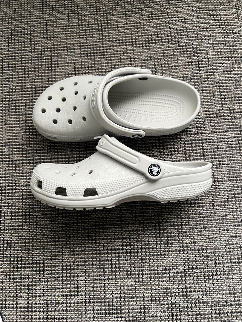 Crocs Classic Unisex Clog M7 / W9 (Category: Slippers & Slides) located in Cainta. Submitted by vrenaussiegoods (Listing ID 1469753388, Image 3). Description: .
