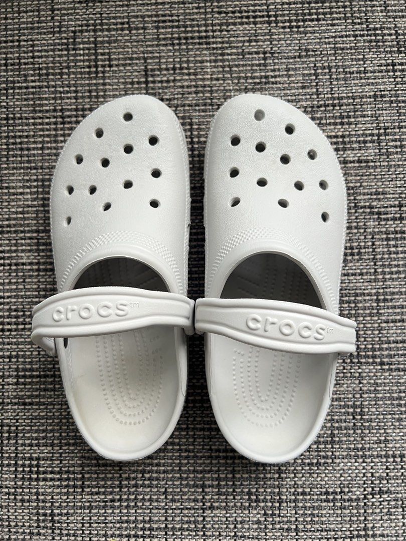 Crocs Classic Unisex Clog M7 / W9 (Category: Slippers & Slides) located in Cainta. Submitted by vrenaussiegoods (Listing ID 1469753388, Image 2). Description: .