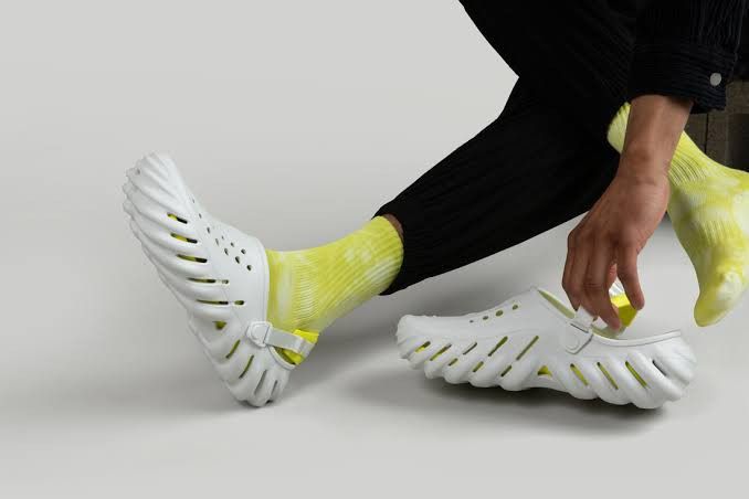 Crocs Echo Clog Moonlight M9W11 (Category: Slippers & Slides) located in Valenzuela. Submitted by rrrminishop (Listing ID 1469748391, Image 3). Description: RFS: Decluttering 🟢Original Price: 4,495 🔴Markdown Price: 1,999 Echo Clog The Echo Collection is for those who want comfort without compromising their look. This fully molded clog is anything but conformist, with bold sculpting and sport inspiration that keeps streetwear at its core. With C