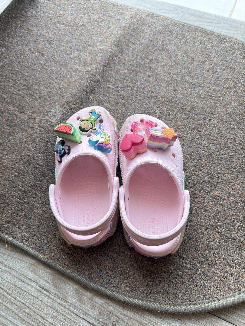 CROCS for KID 👧🏻 (Category: Community) located in Paranaque City. Submitted by kristin_llena (Listing ID 1469579564, Image 2). Description: 💯 Original. Preloved ni LO ❤️ ✅crocs bag ✅ receipt C9 ( jibbitz not included ) ₱550.
