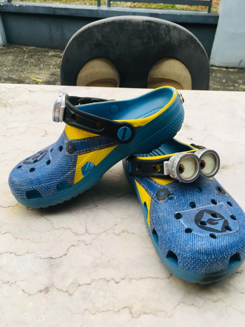 CROCS Minions Preloved (Category: Babies & Kids Fashion) located in Cainta. Submitted by sjprelovedbotique (Listing ID 1469674370, Image 3). Description: .