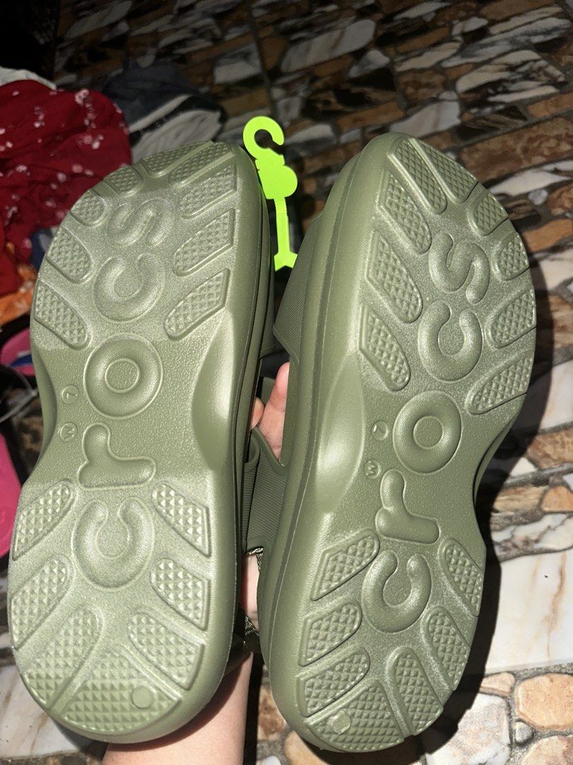 Crocs Soho Y Strap Olive Green Size W7 US (Category: Flats & Sandals) located in Bugallon. Submitted by lavenderlane (Listing ID 1469674559, Image 3). Description: - Brand: Crocs - Condition: Brand new with tags (BNWT), never worn - Color: Olive green - Size: Women's W7 / EU 37-38 - Features: Adjustable heel strap, lightweight design, and classic molded footbed for comfort.