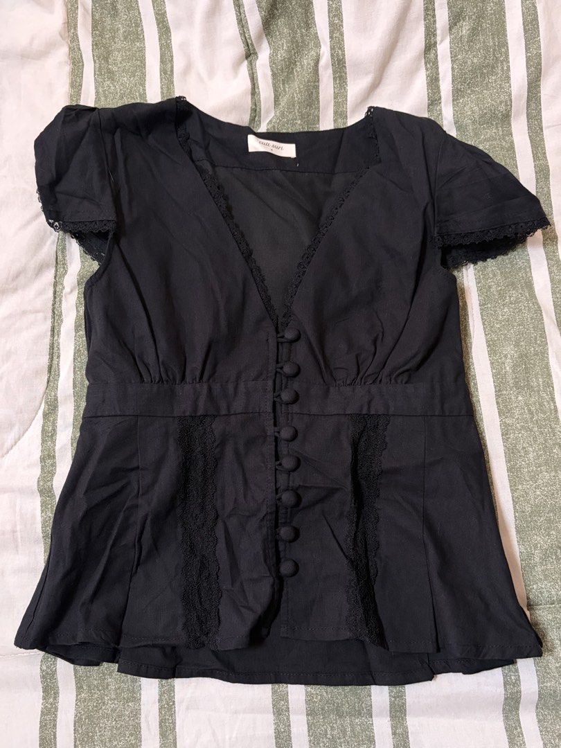 Cult Suri - Estelle Top (Category: Others Tops) located in Quezon City. Submitted by morespace555 (Listing ID 1469640841, Image 3). Description: Washed but never worn! Bought this from their Singapore pop-up Please don't attempt to lowball, i'm selling it super low already :).