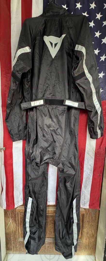 DAINESE Rain Suit (Category: Coats, Jackets and Outerwear) located in Cebu City. Submitted by etnaner (Listing ID 1469756992, Image 1). Description: DAINESE Rain Suit Medium on tag Reflective Adjustable straps Used in good condition .