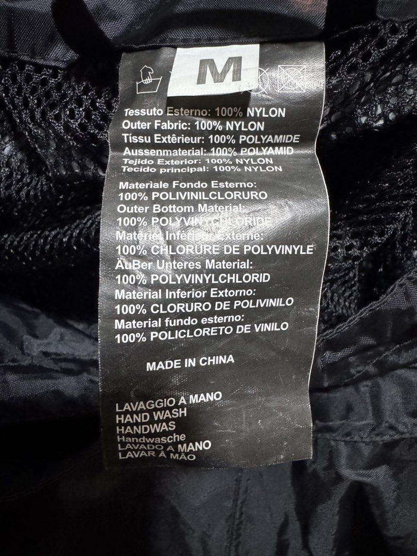 DAINESE Rain Suit (Category: Coats, Jackets and Outerwear) located in Cebu City. Submitted by etnaner (Listing ID 1469756992, Image 3). Description: DAINESE Rain Suit Medium on tag Reflective Adjustable straps Used in good condition .