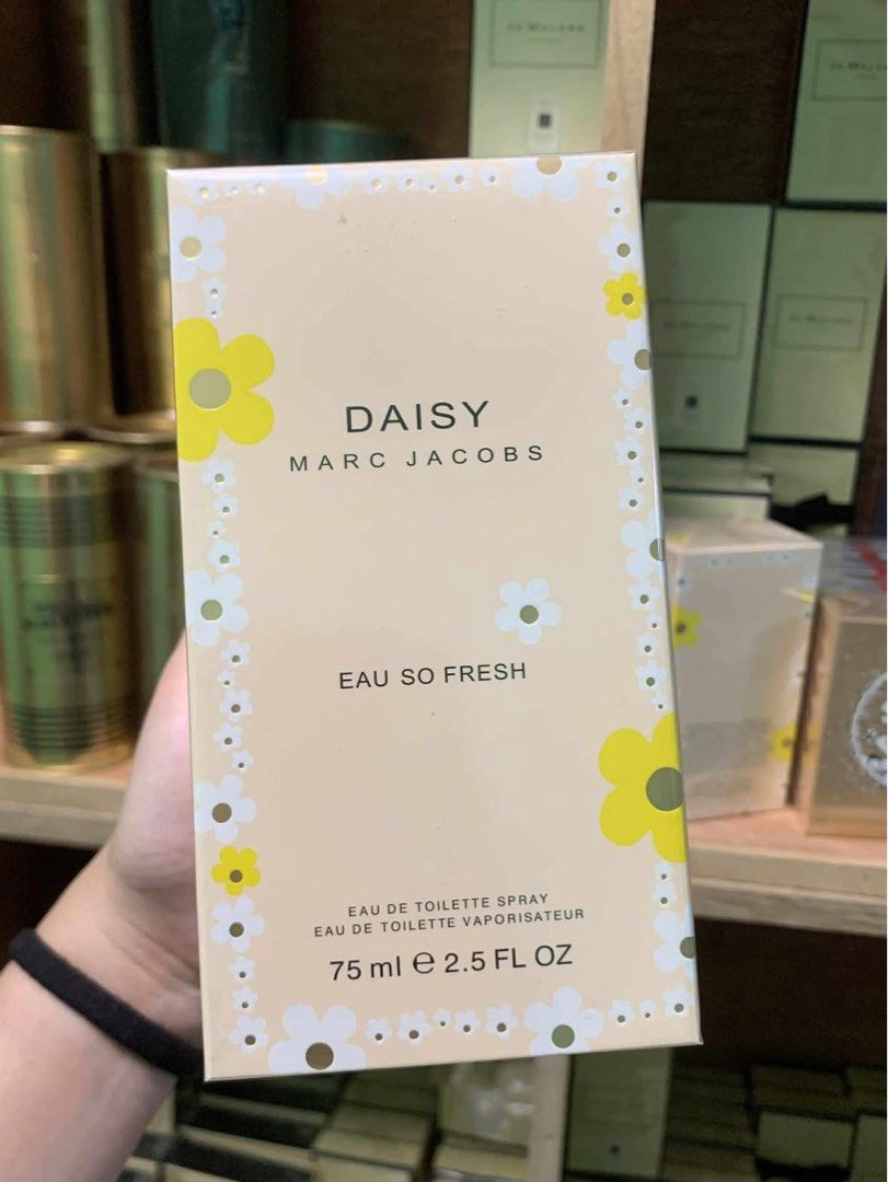 DAISY MARC JACOBS EAU SO FRESH EDT | PREMIUM QUALITY (Category: Fragrance & Deodorants) located in Quezon City. Submitted by embere_shop (Listing ID 1469575111, Image 1). Description: 📌 Perfect for yourself or as a gift! ✨ Whether you’re treating yourself or looking for a gift for birthdays and any special occasion, this is a great choice. 💗 The scent is very close to 0G and long-lasting, perfect if you want something that smells premium withou