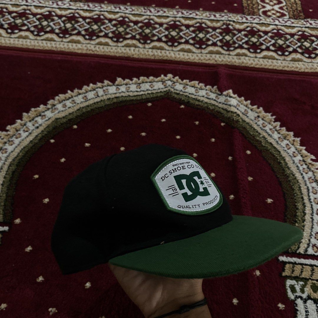 DC Shoe Co USA Snapback Hat Black Green (Category: Caps & Hats) located in Angeles City. Submitted by najibfinds (Listing ID 1469669098, Image 2). Description: Classic Skate Snapback .