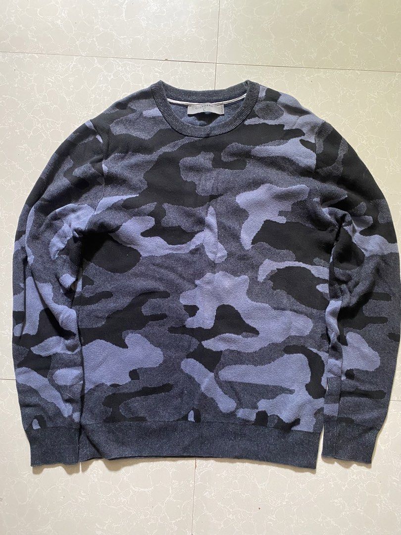 Decluttering (Category: Coats, Jackets and Outerwear) located in Baliuag. Submitted by 0hma.gb (Listing ID 1469681312, Image 3). Description: all items are nego Coziest Camouflage Sleeve - M to L Long Sleeve Oak Tree V2 - L to XL Giordano Sleeve - M to L Washed Blue Denim Jeans - L ( 31-32 waist line) Naylor Mid Rise Baggy Jeans Camo - M ( 29-30 waist line) Niepce Inc. UUC-P5 Laced Pants - Free Size (26-38).