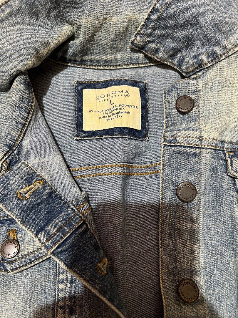 Denim (Category: Coats, Jackets and Outerwear) located in Paranaque City. Submitted by farrahelie (Listing ID 1469717926, Image 3). Description: .