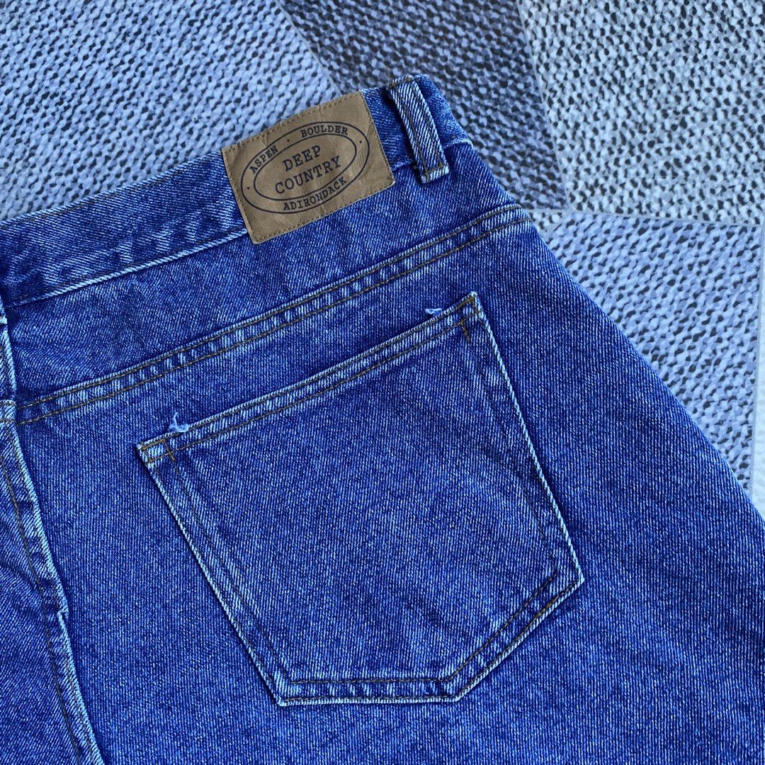 Denim blue jots (Category: Shorts) located in Labrador. Submitted by jristhrift (Listing ID 1469685742, Image 3). Description: ⬇️DETAILS⬇️ Denim baggy jorts Brand: Deep Country -ready to wear (nalabhan na) -good fitting -hard denim -small pouch _________________________________________ 📐Dimes W: 34-36 L: 21.5 T:14.2 Lo: 13.2 issue: none Condition: excellent Color rate: 9/10.