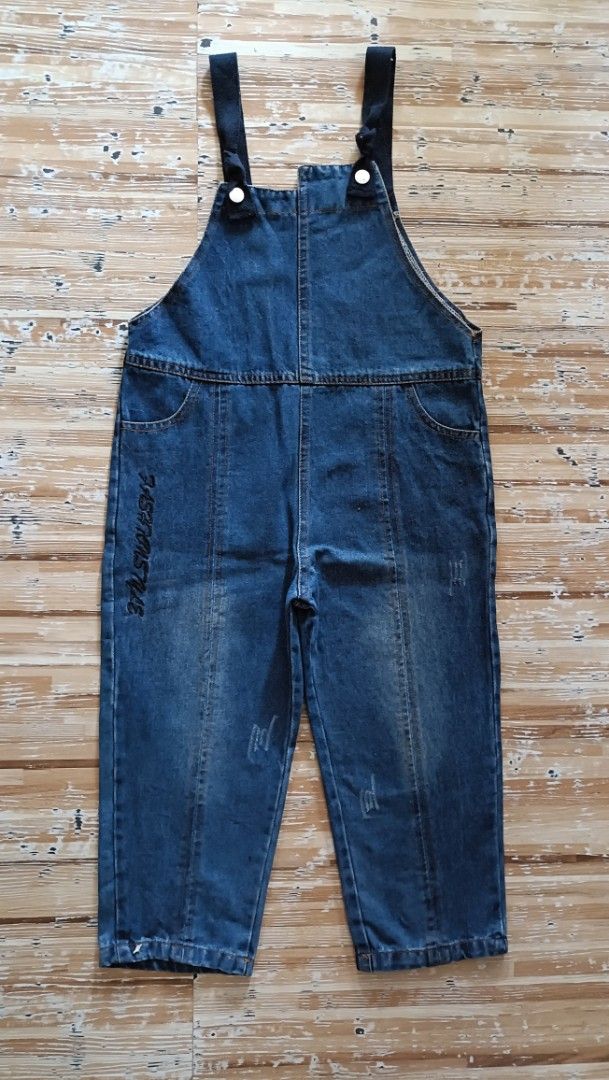 Denim Jumper Pants (Category: Jumpsuits) located in Dasmarinas. Submitted by kheiko086 (Listing ID 1469617827, Image 1). Description: W:30"L:26 from waist adj strap non stretch EUC Can fit 5 yrs old to 8 .
