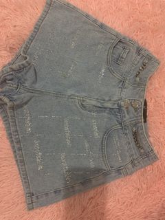 (Category: ) located in . Submitted by mixwearclosetclothingstore (Listing ID 1469575393, Image 1). Description: .