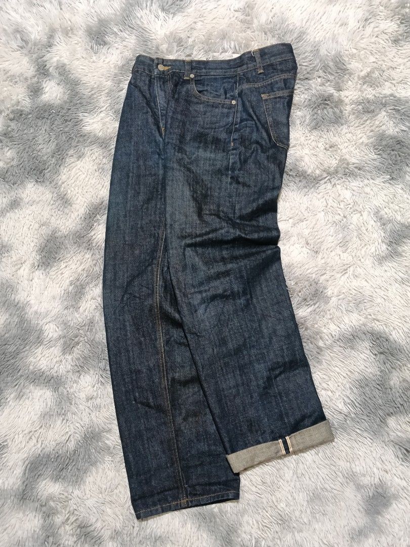 Denmade selvedge jeans (Category: Jeans) located in San Carlos City. Submitted by wilburstthriftstore (Listing ID 1469509126, Image 1). Description: Denmade by craftsmanship selvedge jeans. Size Medium Waist 30-31 Length 42 Hem 9 Issue - minor distressed and scratches at the hem part. See last photo. Over all in excellent condition 👌🏾 ₱850 + sf.