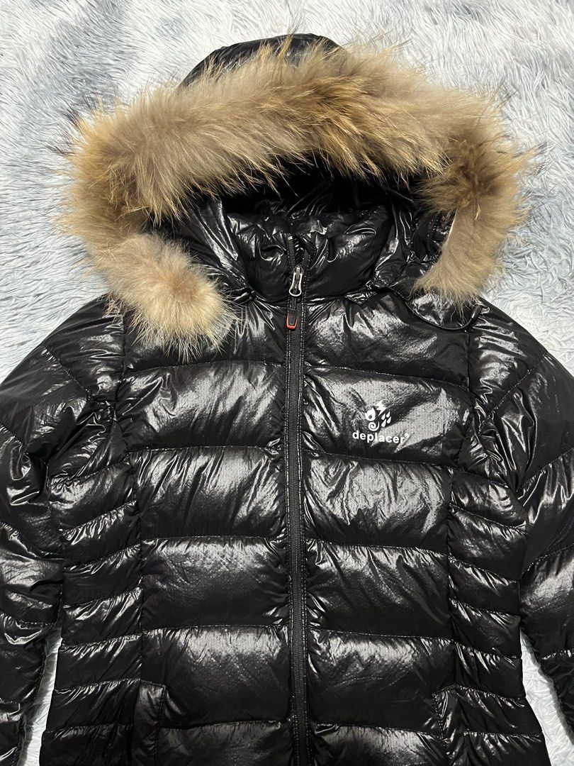 Deplacer 800FP Down Puffer Jacket (Category: Coats, Jackets and Outerwear) located in Sasmuan (Sexmoan). Submitted by winterclothes.ph (Listing ID 1469574284, Image 2). Description: Deplacer 800FP Down Puffer Jacket S on tag Women’s Width 17.5 Length 30 Excellent Condition.