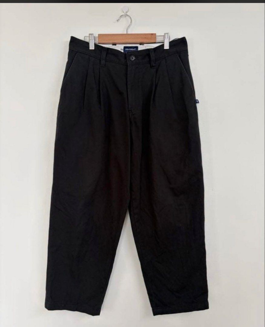 DESCENDANT wide-leg chino (Category: Chinos) located in New Bataan. Submitted by rebisa.404 (Listing ID 1469643317, Image 1). Description: DESCENDANT wide-leg chino Size 1 32 waist 38 length Condition and CR 9.5/10 Need wash No issue .