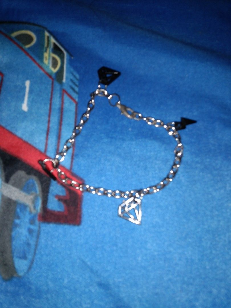 Diamond and thunder charm bracelet (Category: Bracelets) located in Quezon City. Submitted by eidorableshop (Listing ID 1469712030, Image 2). Description: .