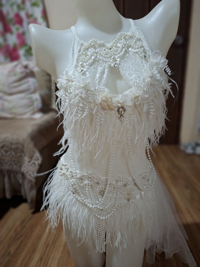 Diamond Pearl Florencia “Lost Land” Onepiece (Category: Traditional & Ethnic wear) located in Masinloc. Submitted by juancarlob98860 (Listing ID 1469724888, Image 1). Description: Florencia “Lost Land” Onepiece Fits Small to Medium Good Condition.
