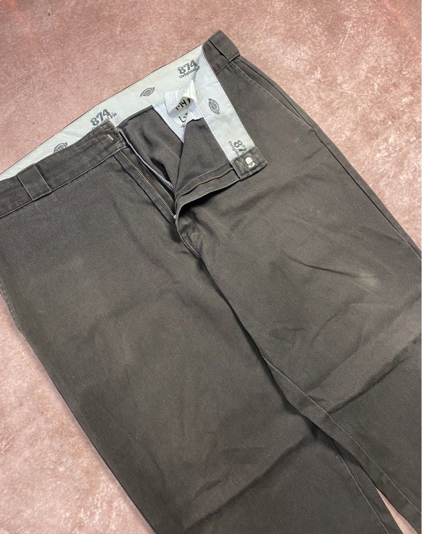 DICKIES 874 CHOCO BROWN PANTS (Category: Activewear) located in Dasmarinas. Submitted by 2slickdeals_ (Listing ID 1469745217, Image 3). Description: SIZE 38x30 ON TAG 38 WAIST 14 THIGH 39 LENGTH 9 HEM ISSUE: LOOSE STITCH NEAR POCKET AREA. J&T / LALAMOVE / PICK UP!.