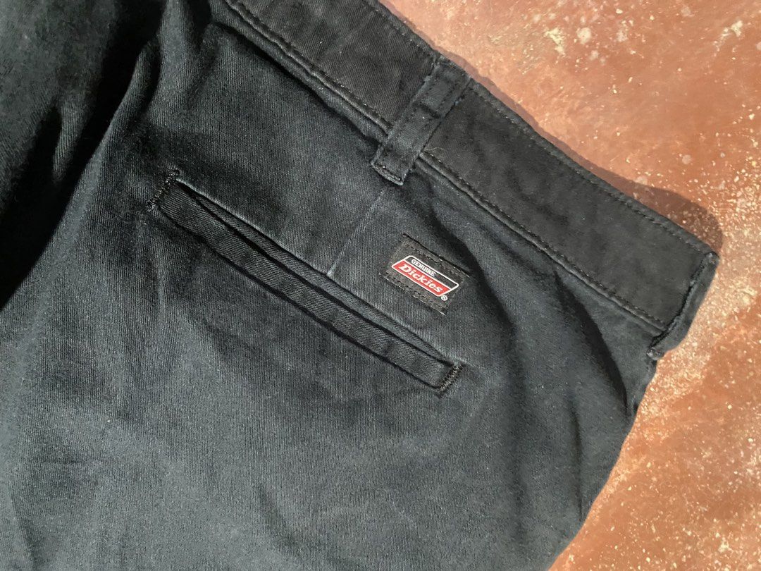 Dickies black pants (Category: Jeans) located in Paracale. Submitted by marthtift_88marceloveri (Listing ID 1469712033, Image 2). Description: Authentic Issue may himolomol Color rate 9.5/10.