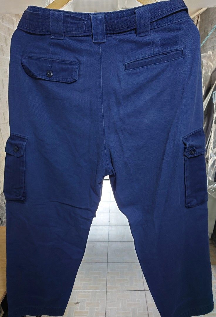 Dickies cargo pants with waist/fabric belt. (Category: Jeans) located in Paranaque City. Submitted by emzeicool48572 (Listing ID 1469645607, Image 2). Description: Waist Size: 30 Material: Cotton Color: Royal blue color rate: 9/10 Condition: 9/10 📍Tambo Paranaque 💸Payment: Pay Maya only 📦🚚 Delivery: Lalamove or j&t (order mo book mo) No return policy Buy at your own risk Don't expect too much from this product, it's just a SECONDHAND or UKAY,