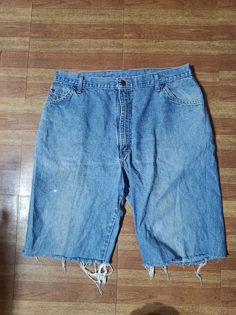 Dickies Denim Jorts (Raw Hem / Cutoffs) (Category: Shorts) located in Quezon City. Submitted by y12-baby (Listing ID 1469734754, Image 1). Description: condition: 10/10 color: 10/10 mop: gcash/maya/maribank +sf! pm for dimes Genuine Dickies Vintage Denim Jorts Baggy.
