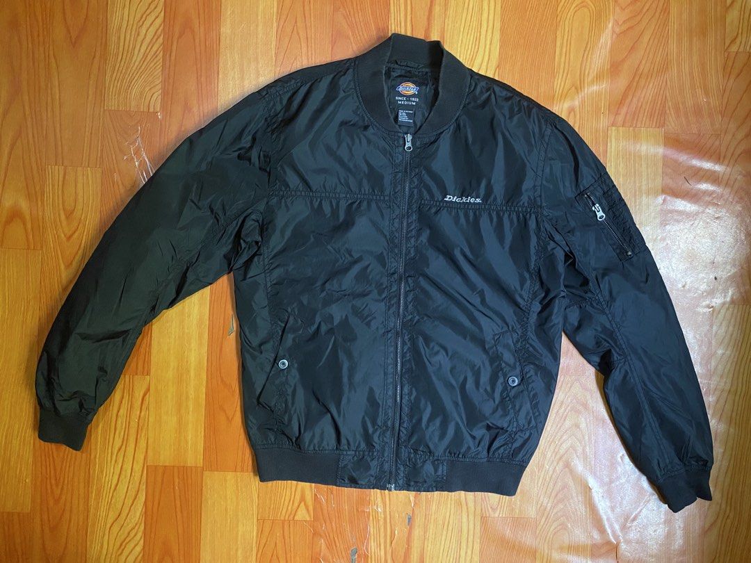 Dickies jacket (Category: Coats, Jackets and Outerwear) located in Cebu City. Submitted by jerianix (Listing ID 1469696526, Image 1). Description: Dickies jacket Size medium W21 L27 Good condition No issues .