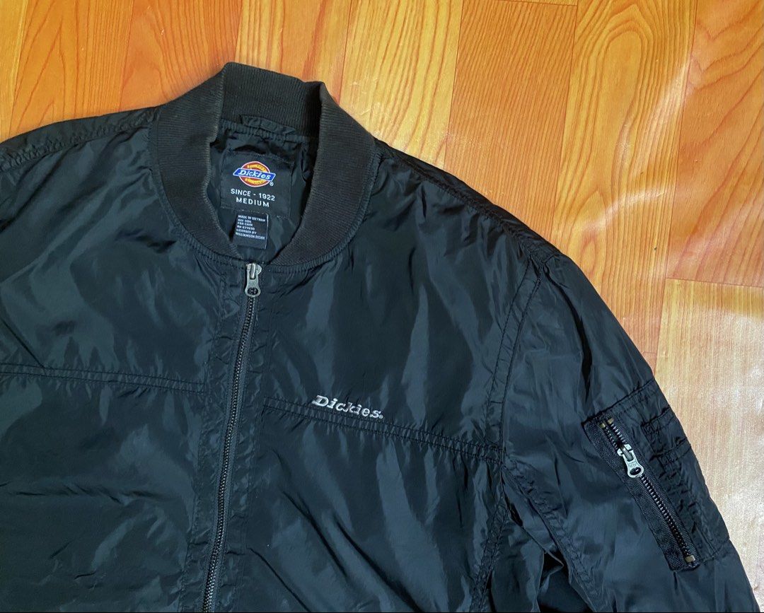 Dickies jacket (Category: Coats, Jackets and Outerwear) located in Cebu City. Submitted by jerianix (Listing ID 1469696526, Image 2). Description: Dickies jacket Size medium W21 L27 Good condition No issues .
