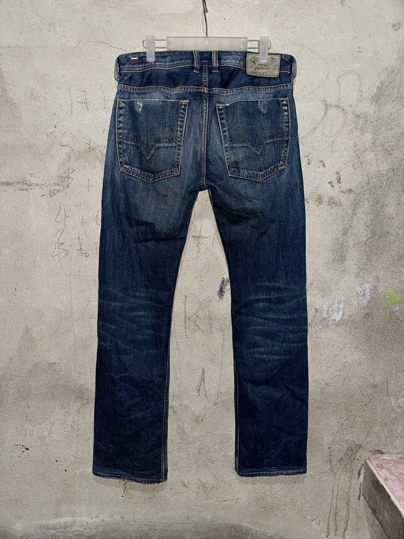 Diesel zanity wash (Category: Jeans) located in Tagum. Submitted by trippleaaa2020 (Listing ID 1469636643, Image 2). Description: Diesel Zanity Pants Size 30-32 L 41 H 8 See the picture for more details Dm if interested Loc mindanao.