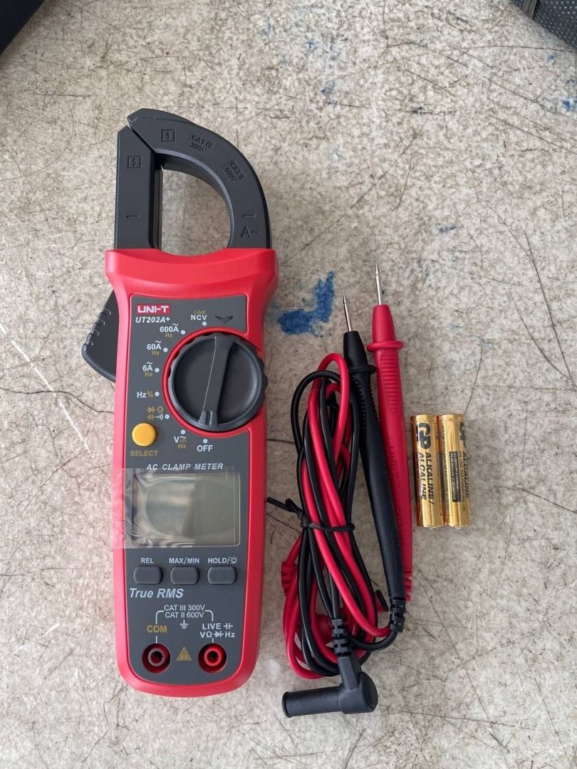DIGITAL CLAMP METER UT202A (Category: Everything Else Others) located in Manila. Submitted by joeyroque09 (Listing ID 1469581988, Image 3). Description: DIGITAL CLAMP METER UT202A.