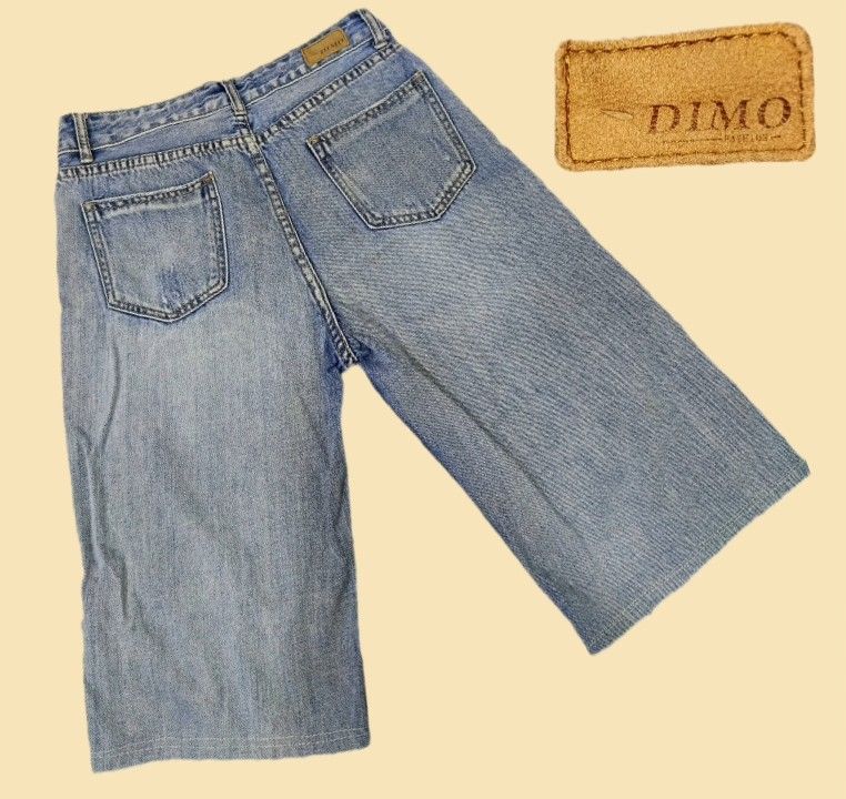 Men/Women (Unisex) DIMO Jeans Light Blue Denim Jorts Shorts (Category: Shorts) located in Manila. Submitted by elyseva.356 (Listing ID 1469695951, Image 2). Description: Y2k 90s Streetwear light wash denim Baggy Jorts (Unisex) Fit: Mid-rise with button closure and belt loops Condition: Lightly used Size: 28 inch waist line RFS: Too big for me.