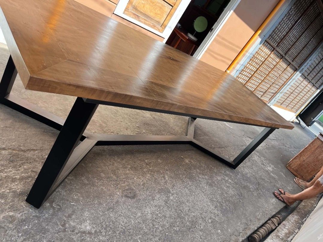 Dining table 10-12 seaters❤ molave (Category: Tables & Sets) located in Manila. Submitted by carmelites36250 (Listing ID 1469595937, Image 2). Description: Dining table 10-12 seaters ❤❤❤ Solid molave wood 🎯 Metal stand Heavy/ thick Pm me ☎☎☎☎ Price-75k.