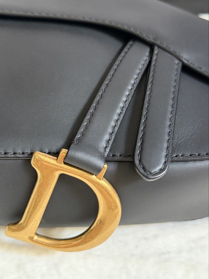 Dior Saddle Medium (Category: Luxury Bags & Wallets) located in Manila. Submitted by rellamaaim07341 (Listing ID 1469711352, Image 3). Description: Almost New 2025 Purchased Guaranteed Authentic💯 Money back if Proven Fake Comes With Box,Dust bag,Cards With Legitgrails Certificate‼️.