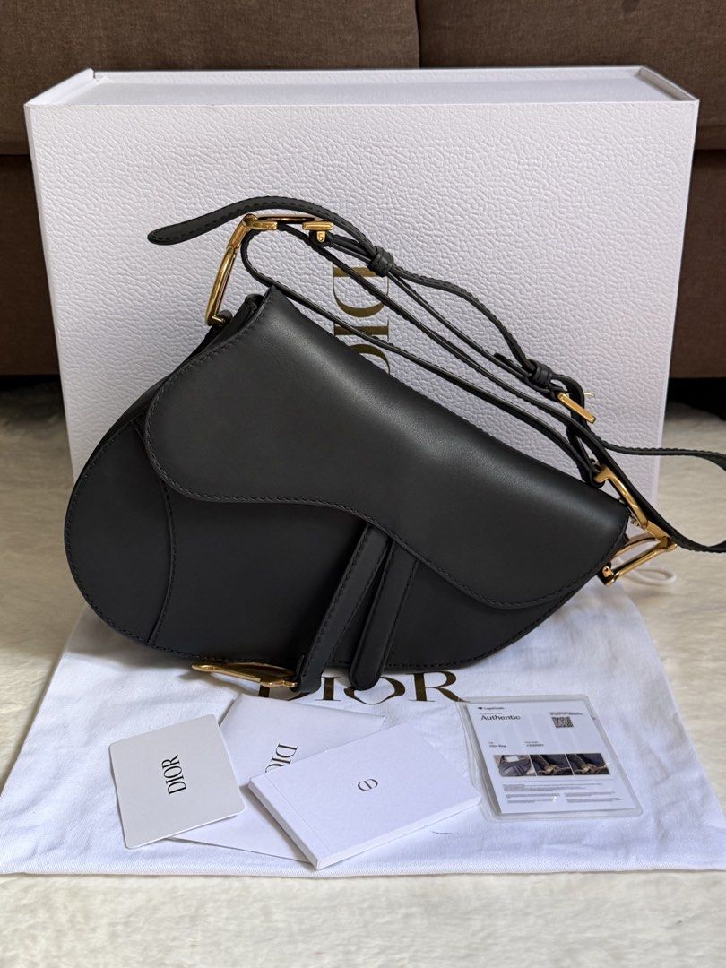 Dior Saddle Medium (Category: Luxury Bags & Wallets) located in Manila. Submitted by rellamaaim07341 (Listing ID 1469711352, Image 1). Description: Almost New 2025 Purchased Guaranteed Authentic💯 Money back if Proven Fake Comes With Box,Dust bag,Cards With Legitgrails Certificate‼️.